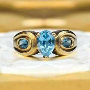 VINTAGE- 10K Gold- Natural Swiss Blue Topaz Ring sz 7- 1CTTW Pear Cut Ring